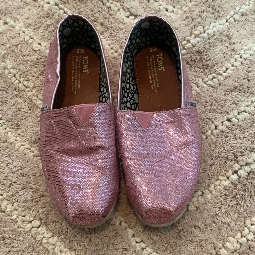 Toms pink glitter slip ons - Picture 1 of 3
